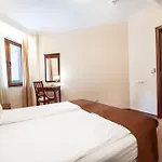 Apartment Host2u Slope-side By The Gondola Bansko