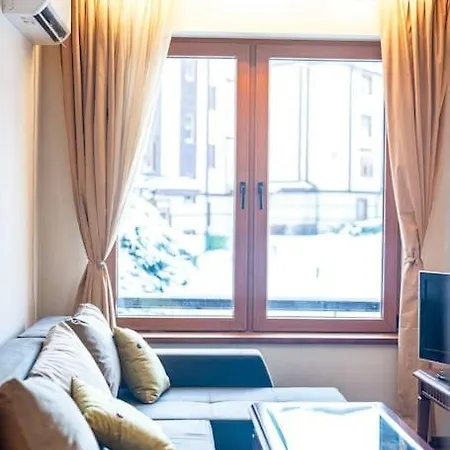 Host2u Slope-side By The Gondola *