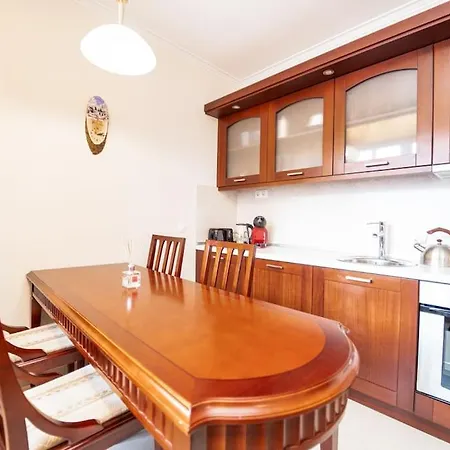 Host2u Slope-side By The Gondola *