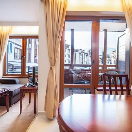 Host2u Slope-side By The Gondola Appartement